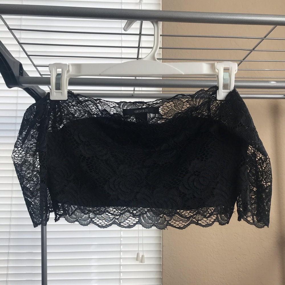 Forever 21 Black Lace cold shoulder crop top